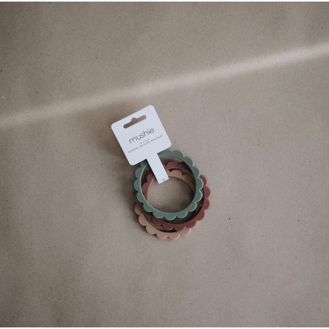 Mushie Toys Dried Thyme + Berry + Natural Flower Teething Bracelet Set 5 Mushie Toys Dried Thyme + Berry + Natural Flower Teething Bracelet Set