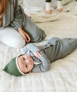 Goumi Kids Headwear Pine Hunter Green Thermal Bamboo Bonnet